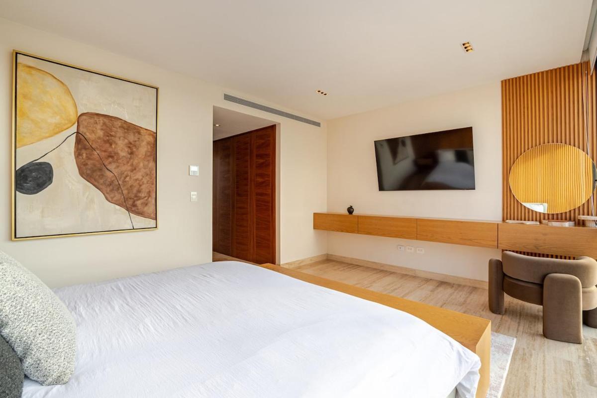 Exclusive Water Front Villa Cancun